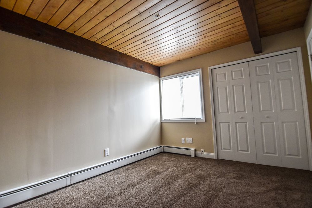 Tallmadge Pointe Apartments: 306 Northeast Ave, Tallmadge, OH 44278